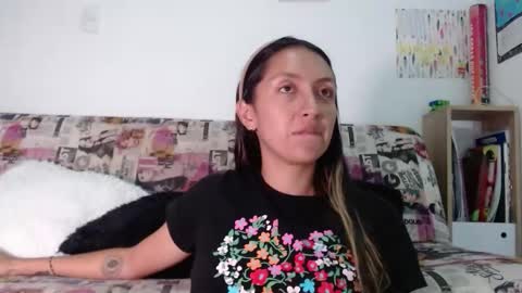 Snapshot of bella_marlowe chatting on November 21, 4:38 pm Bella Marlowe online show from November 21, 4:38 pm