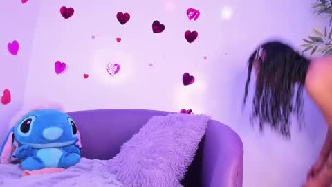 Bella online show from March 19, 4:44 pm