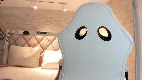 Snapshot of bella_novoa chatting on March 2, 5:08 am BELLA online show from March 2, 5:08 am