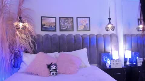Snapshot of bella_peach_ chatting on April 23, 3:08 am bella_peach_ online show from April 23, 3:08 am