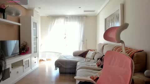 Snapshot of bella_pocahontas3 chatting on September 14, 1:10 pm bella_pocahontas3 online show from September 14, 1:10 pm