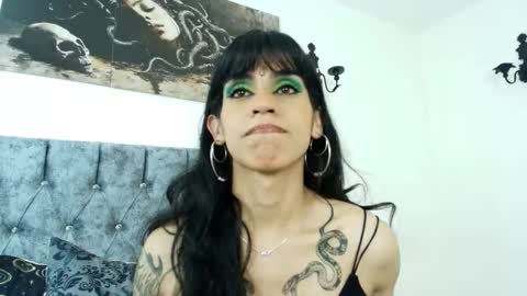 Snapshot of bella_poisonous chatting on February 14, 12:40 am Bella online show from February 14, 12:40 am