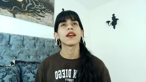 Snapshot of bella_poisonous chatting on February 20, 1:24 am Bella online show from February 20, 1:24 am