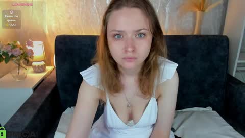 Snapshot of bella_ramsi chatting on June 8, 12:58 am Linda Bella online show from June 8, 12:58 am