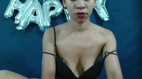 Snapshot of bella_sexy99 chatting on February 15, 2:47 am bella_sexy99 online show from February 15, 2:47 am