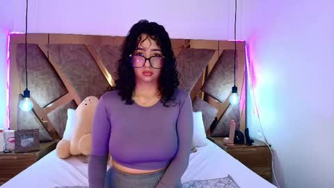 Snapshot of bella_swwan_ chatting on April 25, 1:52 pm Bella Swwan online show from April 25, 1:52 pm