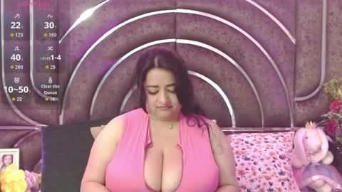 Snapshot of bella_taylor_a chatting on June 8, 1:28 am Bella Taylore online show from June 8, 1:28 am