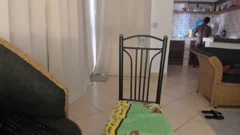 Bella sweetpea online show from March 3, 6:15 am