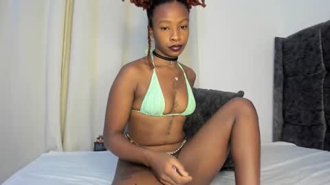 Bella sweetpea online show from November 19, 1:49 am