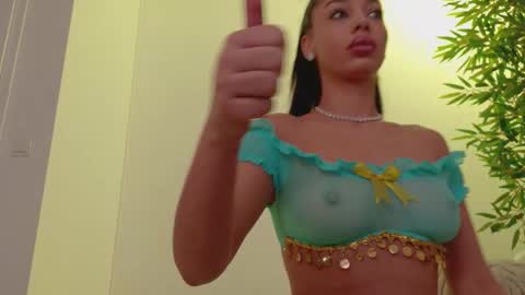 Bella online show from February 8, 6:33 pm