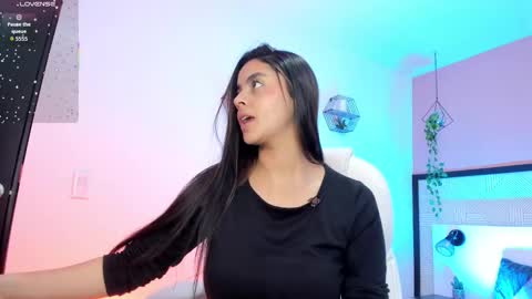 BELLA online show from February 9, 8:24 pm