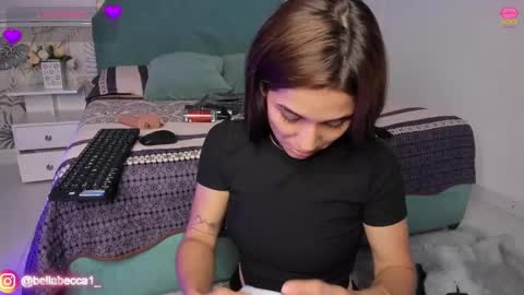 Snapshot of bellaa_becca chatting on March 3, 6:44 pm Bella Becca online show from March 3, 6:44 pm