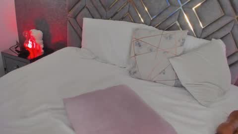 Cris online show from March 5, 8:05 pm