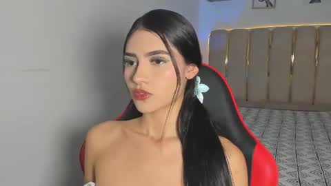 bellaastorm online show from August 6, 11:28 pm