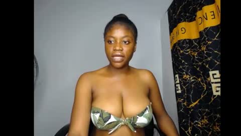 Snapshot of bellababy7 chatting on June 26, 8:46 pm bella online show from June 26, 8:46 pm