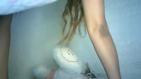 Bella online show from December 19, 11:35 pm