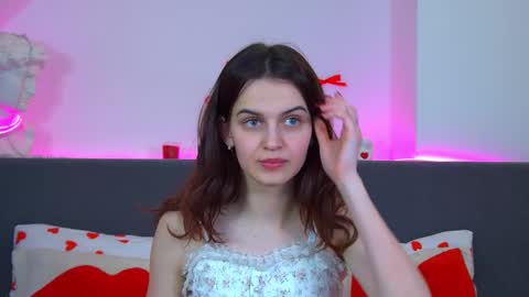 Snapshot of bellabriggs chatting on February 9, 11:58 am Bella online show from February 9, 11:58 am