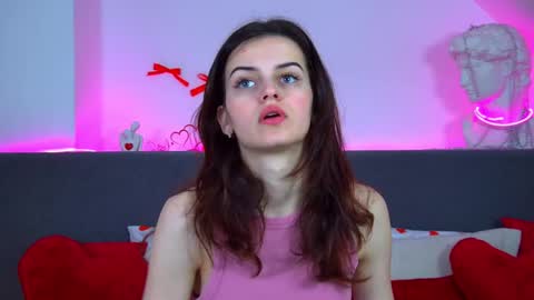 Snapshot of bellabriggs chatting on February 16, 7:04 am Bella online show from February 16, 7:04 am