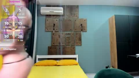 Bella online show from December 15, 1:54 pm