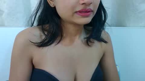 bellacrystall online show from February 17, 5:26 am