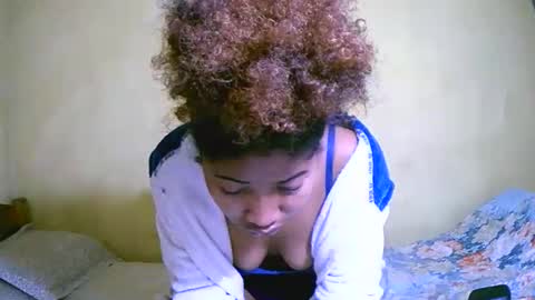 Snapshot of bellaena chatting on October 11, 12:10 am bellaena online show from October 11, 12:10 am