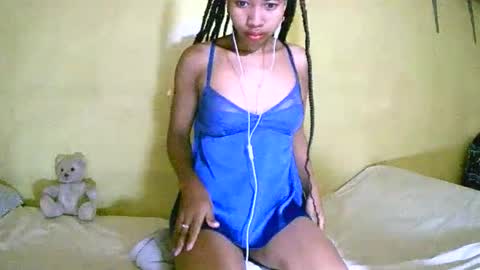 Snapshot of bellaena chatting on October 30, 1:18 am bellaena online show from October 30, 1:18 am