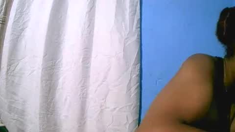 Snapshot of bellaena chatting on November 10, 2:43 am bellaena online show from November 10, 2:43 am