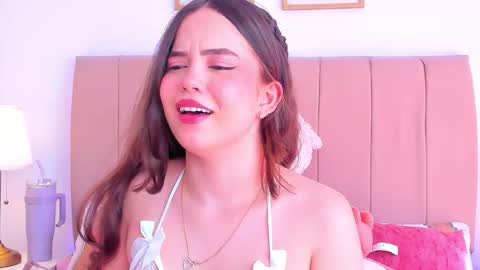 Snapshot of bellafontana chatting on January 17, 6:22 pm BellaFontana online show from January 17, 6:22 pm