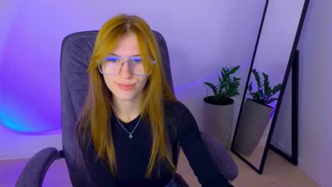 BellaFoxi online show from September 30, 11:37 am