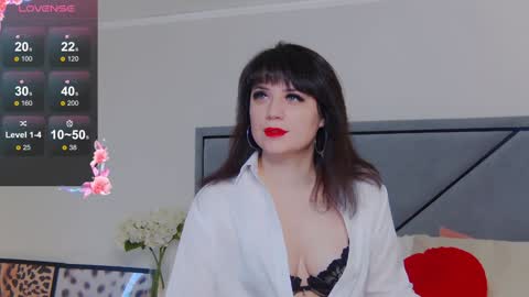 Snapshot of bellahillss chatting on January 23, 8:04 am BellaHillss online show from January 23, 8:04 am
