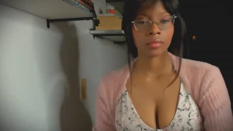 Snapshot of bellahproudly chatting on July 2, 3:06 am Bellah online show from July 2, 3:06 am