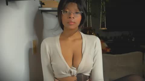 Snapshot of bellahproudly chatting on July 15, 12:05 am Bellah online show from July 15, 12:05 am