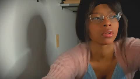 Snapshot of bellahproudly chatting on July 17, 11:31 pm Bellah online show from July 17, 11:31 pm