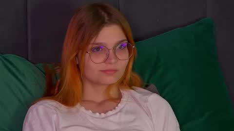 BellaMarebelle online show from October 18, 4:26 am