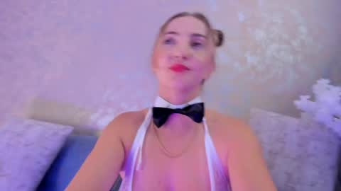 Snapshot of bellamariex chatting on May 5, 1:35 am Bella Marie online show from May 5, 1:35 am