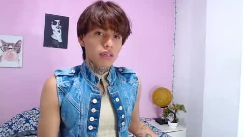 Snapshot of bellamy_094 chatting on May 21, 12:23 pm bellamy_094 online show from May 21, 12:23 pm