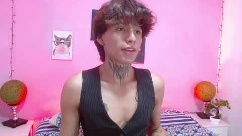 Snapshot of bellamy_094 chatting on June 4, 1:39 pm bellamy_094 online show from June 4, 1:39 pm