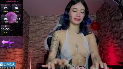   online show from October 25, 4:35 pm