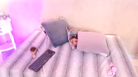 bellarooux online show from December 16, 12:21 pm