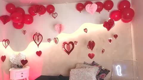 bellarooux online show from February 14, 12:35 pm