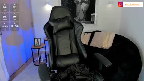 CALL ME BELLA online show from January 12, 2:39 am