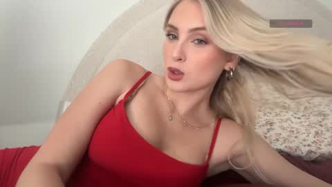 Snapshot of bellaryderr chatting on May 7, 9:20 pm Isabella Ryder online show from May 7, 9:20 pm