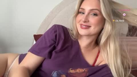 Snapshot of bellaryderr chatting on June 5, 8:47 pm Isabella Ryder online show from June 5, 8:47 pm