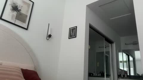 Snapshot of bellaryderr chatting on July 17, 9:19 pm Isabella Ryder online show from July 17, 9:19 pm