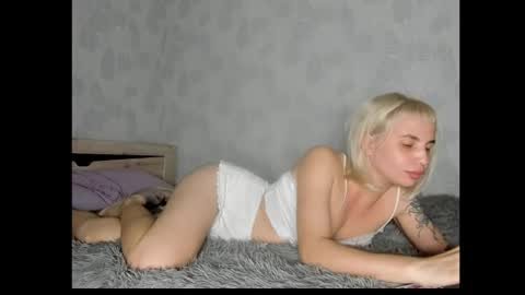 Bella Seen online show from October 5, 6:50 pm