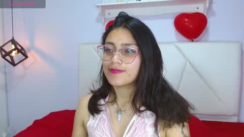 Snapshot of bellastonee1 chatting on December 18, 4:09 am bellastonee1 online show from December 18, 4:09 am