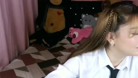 Snapshot of bellatrix_colen chatting on May 6, 9:42 pm Aleja online show from May 6, 9:42 pm