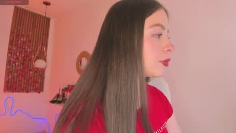Snapshot of bellawoods_ chatting on May 28, 1:41 pm laukyubey online show from May 28, 1:41 pm