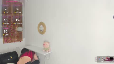 Snapshot of bellawoods_ chatting on June 27, 11:37 am laukyubey online show from June 27, 11:37 am