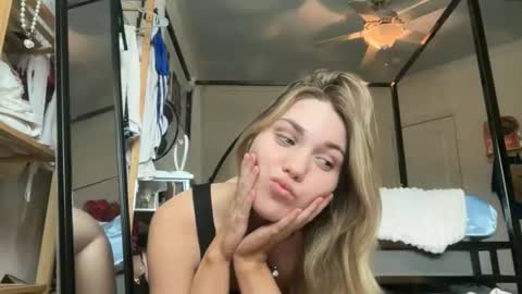 Bella 3 online show from April 14, 7:09 pm